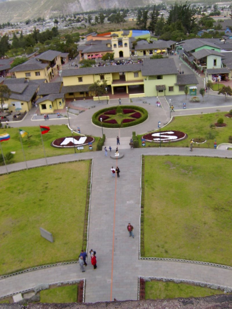 mitad del mundo 4